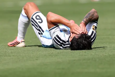 ضربة لمنتخب الأرجنتين.. استبدال ليساندرو مارتينيز في نهائي كأس العالم أمام إسبانيا
